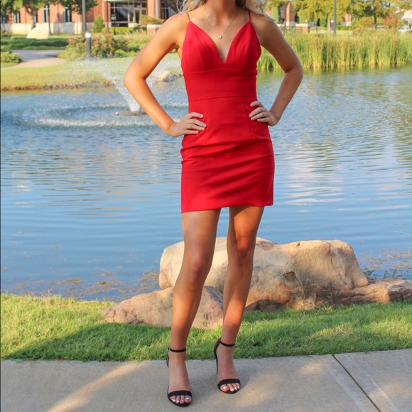 Red Sherri Hill Homecoming dress - Picture 2 of 2